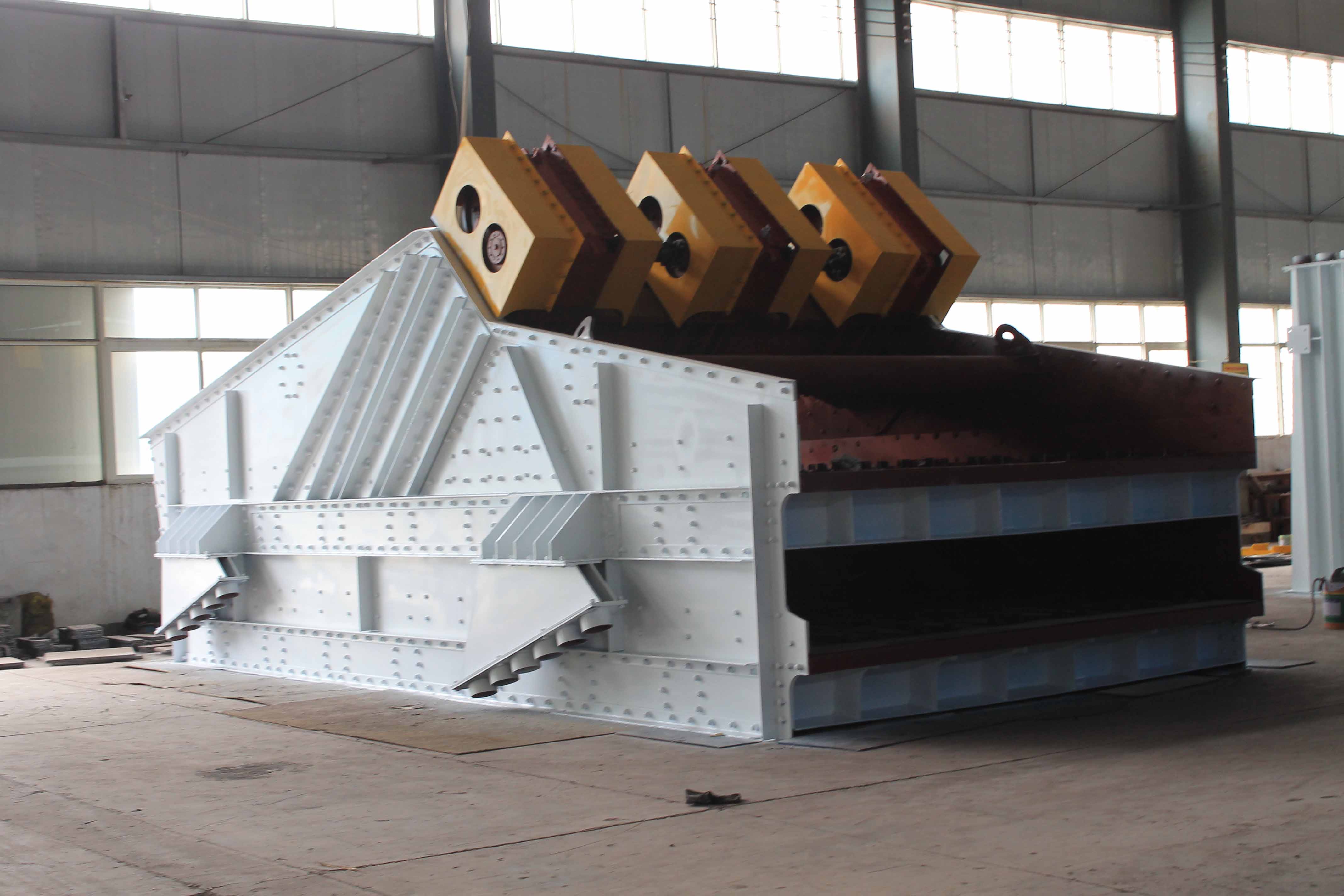 山西首陽(yáng)直線(xiàn)振動(dòng)篩設備